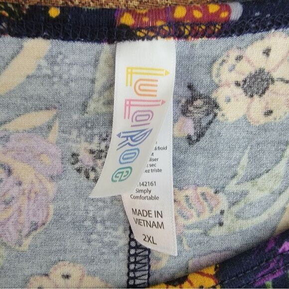 LuLaRoe Gigi Woman's Top Blouse 2 X Large Floral Multicolor Short Sleeve - Picture 8 of 12